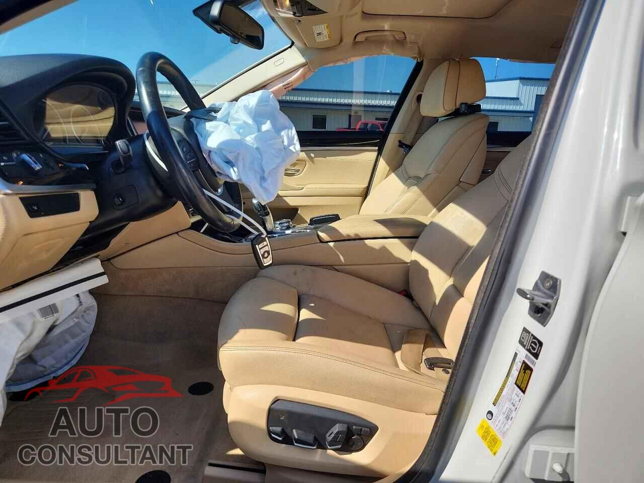 BMW 5 SERIES 2015 - WBA5A5C51FD515000