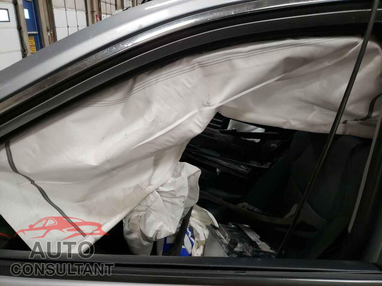TOYOTA RAV4 2019 - JTMP1RFV9KD515898