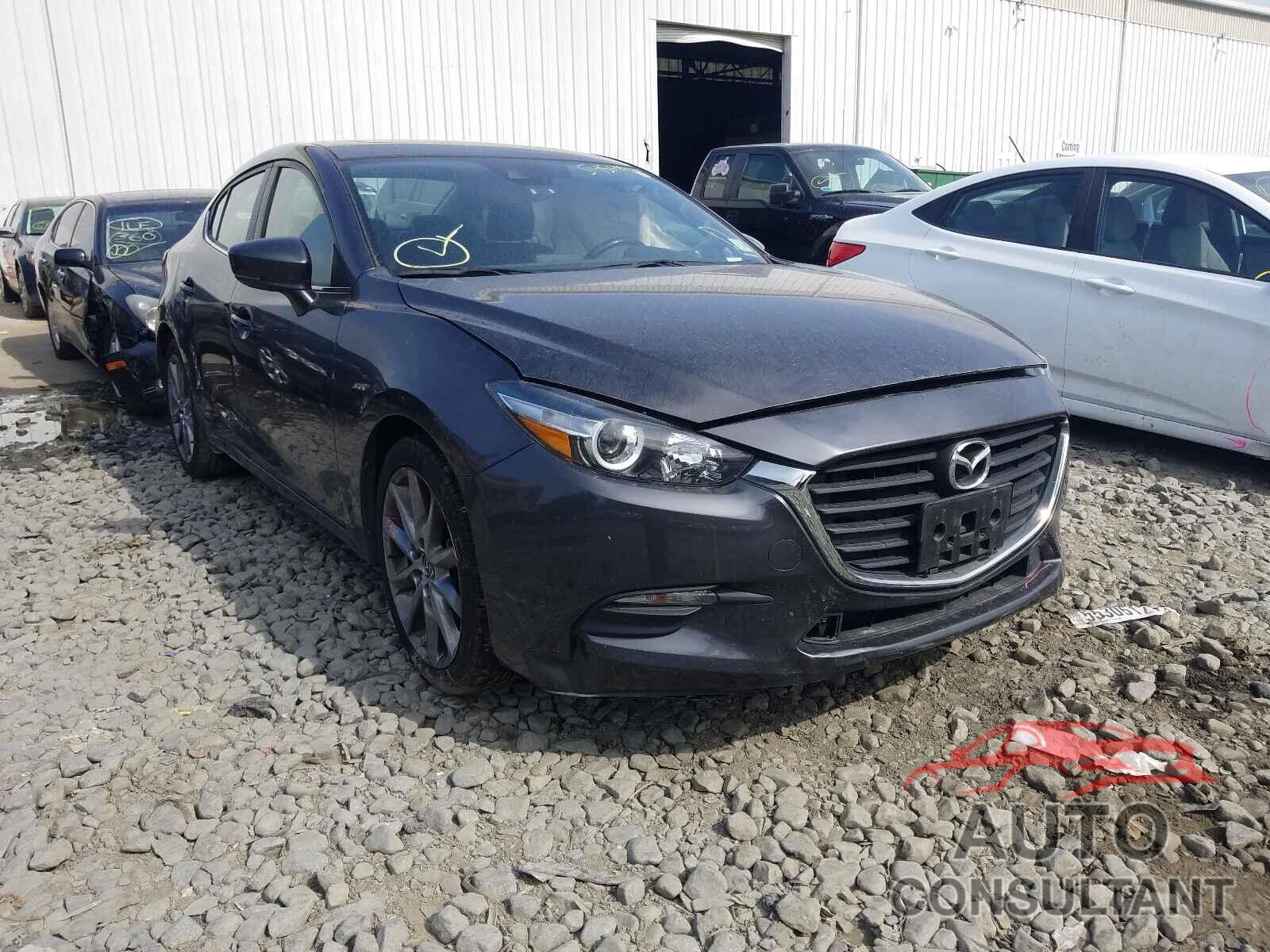 MAZDA 3 2018 - 3MZBN1V33JM240108