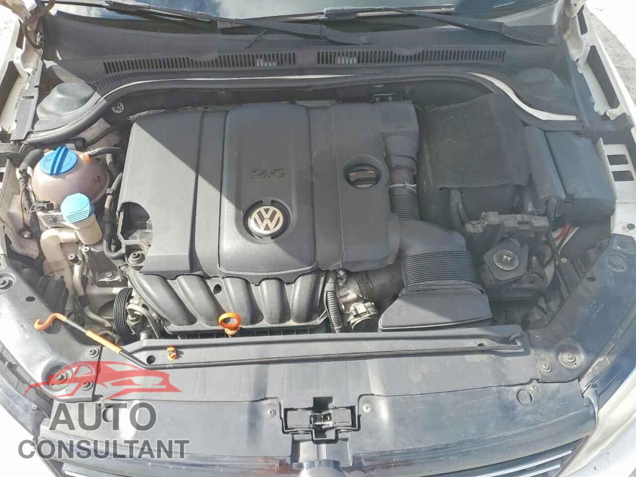 VOLKSWAGEN JETTA 2013 - 3VWLX7AJ1DM235483