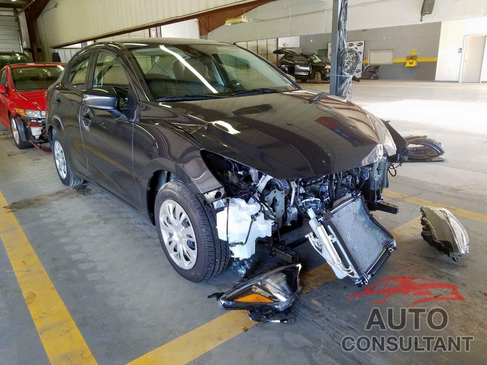 TOYOTA YARIS 2019 - 3MYDLBYVXKY522844