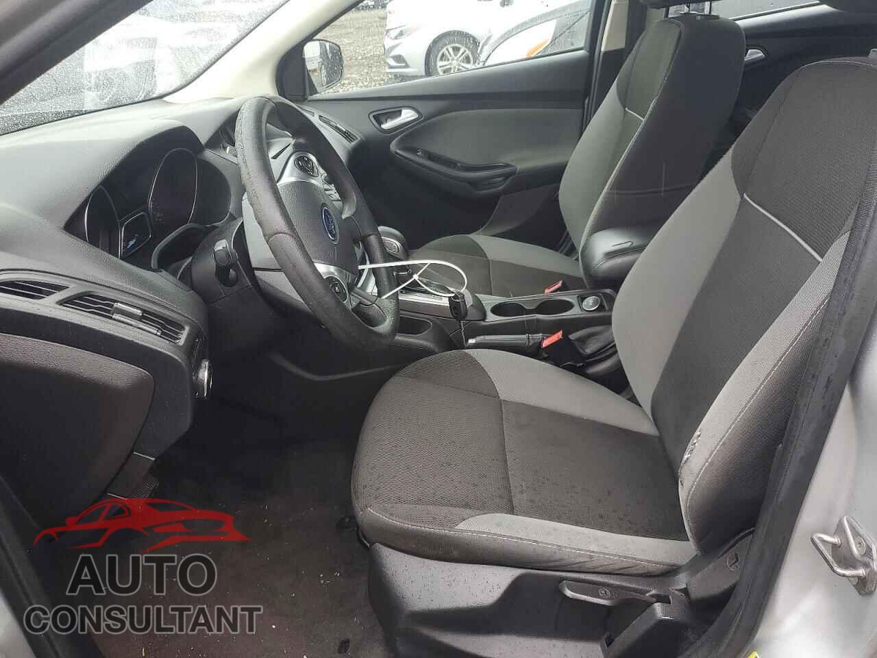 FORD FOCUS 2014 - 1FADP3F2XEL275426