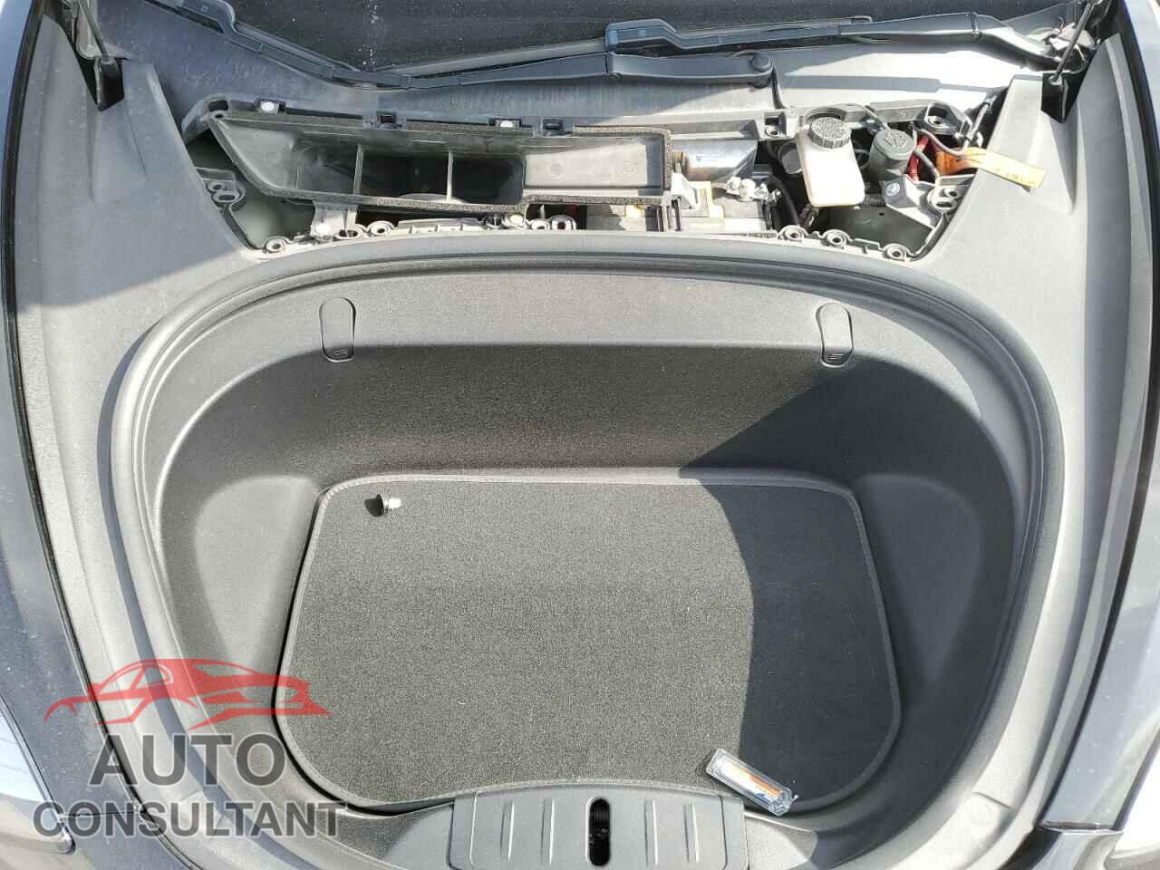 TESLA MODEL 3 2018 - 5YJ3E1EA8JF169255
