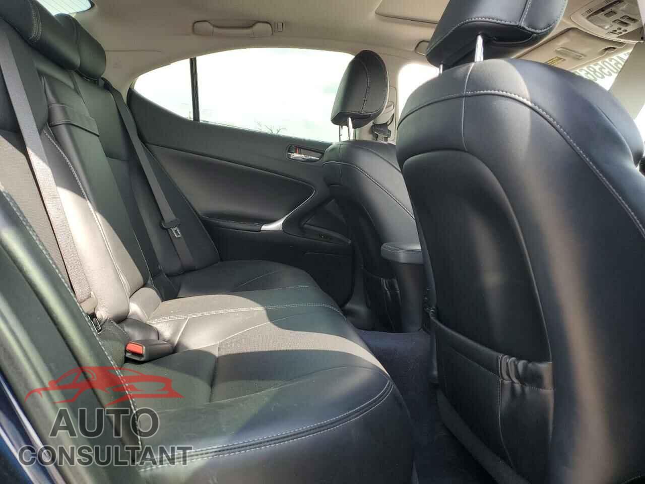 LEXUS IS 2011 - JTHBE5C27B5025552