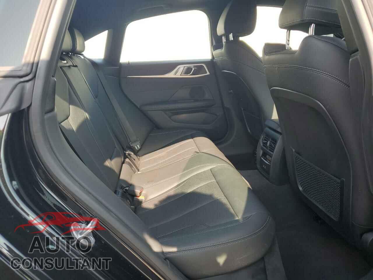 BMW 4 SERIES 2024 - WBA63AV07RFR28508