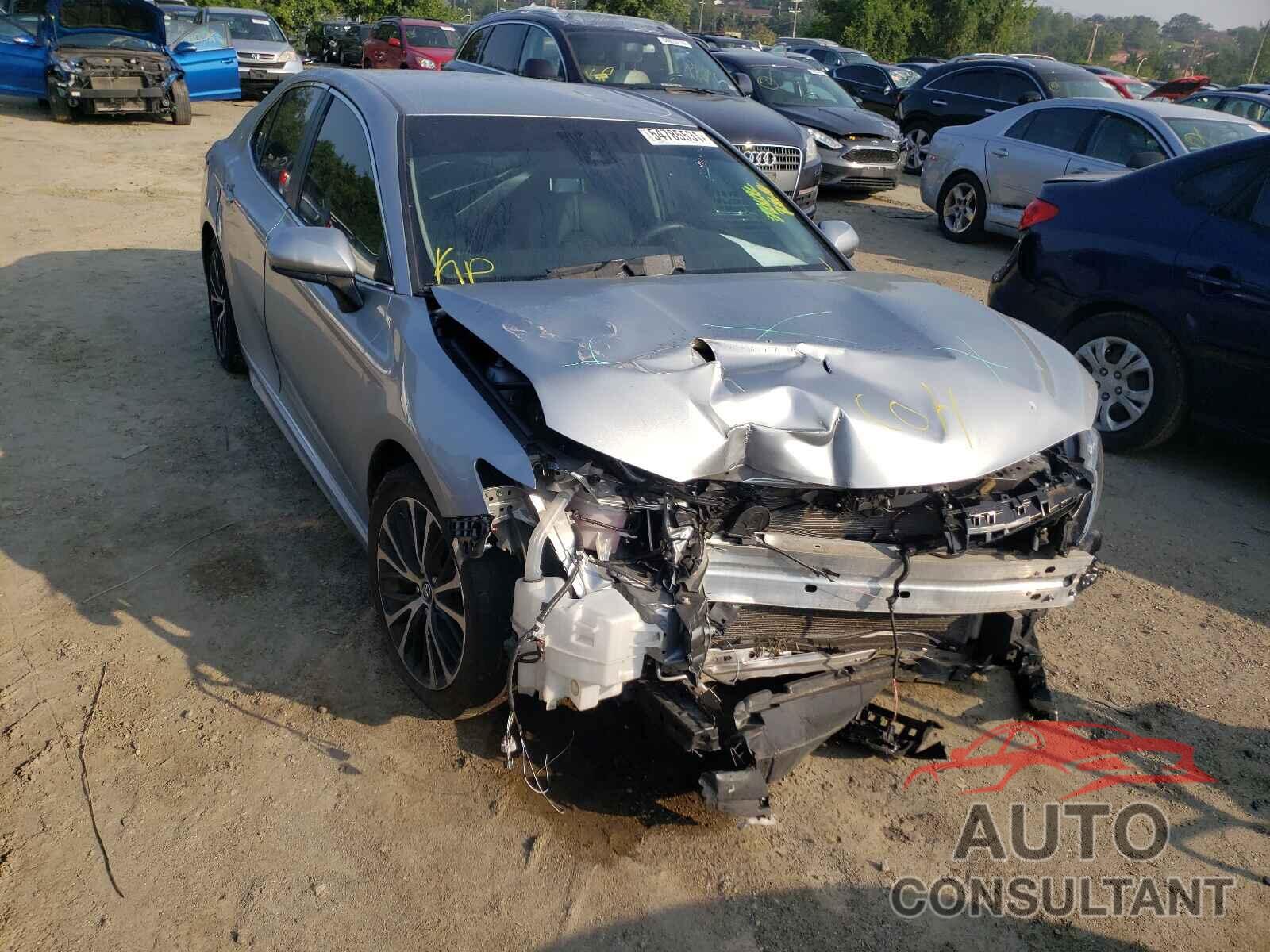 TOYOTA CAMRY 2018 - 4T1B11HK9JU658505