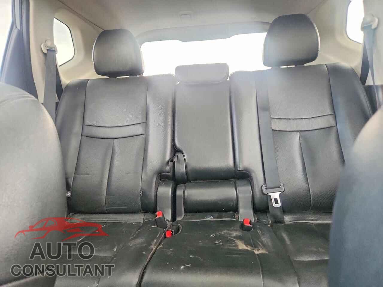 NISSAN ROGUE 2015 - 5N1AT2MV9FC923206