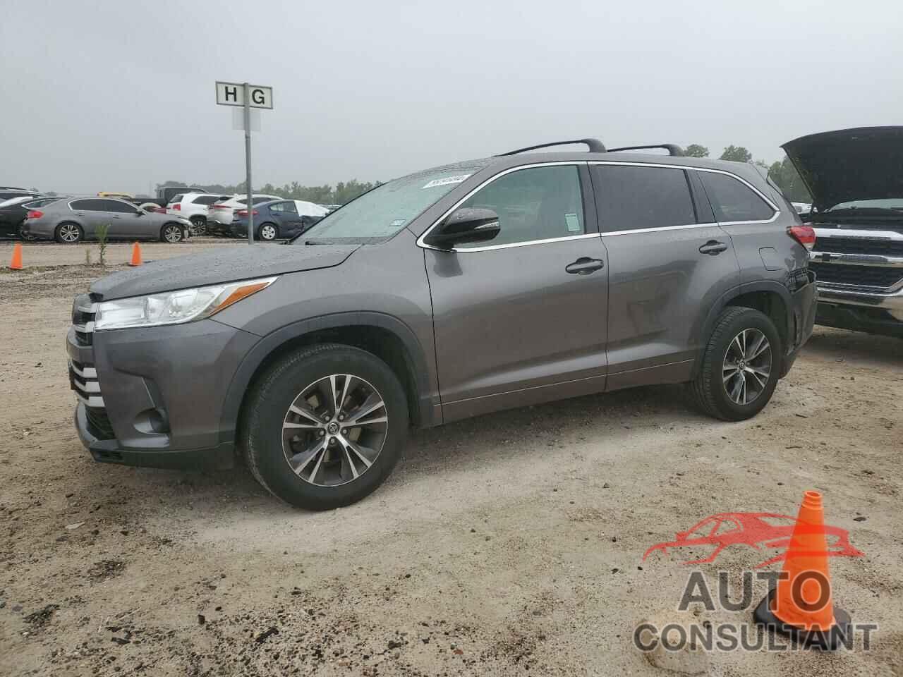 TOYOTA HIGHLANDER 2018 - 5TDZARFHXJS034211