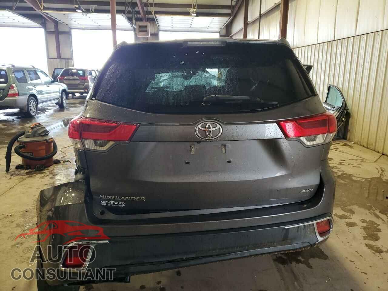 TOYOTA HIGHLANDER 2017 - 5TDBZRFH0HS452345