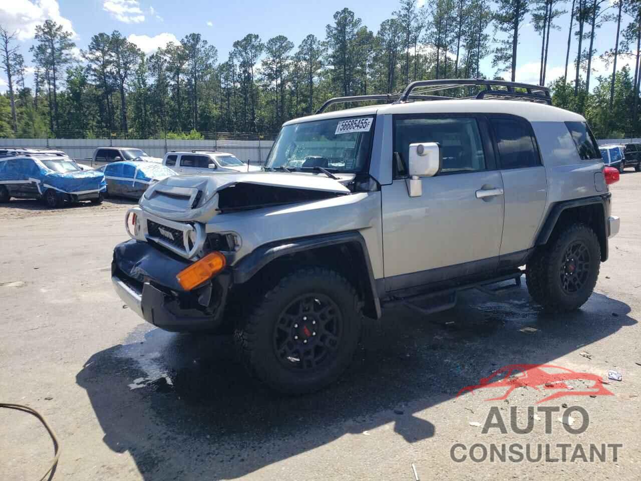 TOYOTA FJ CRUISER 2010 - JTEBU4BF1AK087026