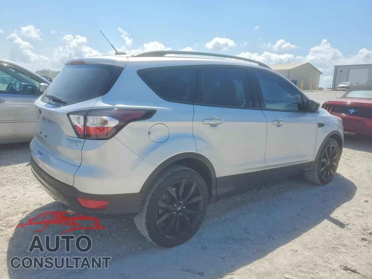 FORD ESCAPE 2017 - 1FMCU0JD0HUD72389