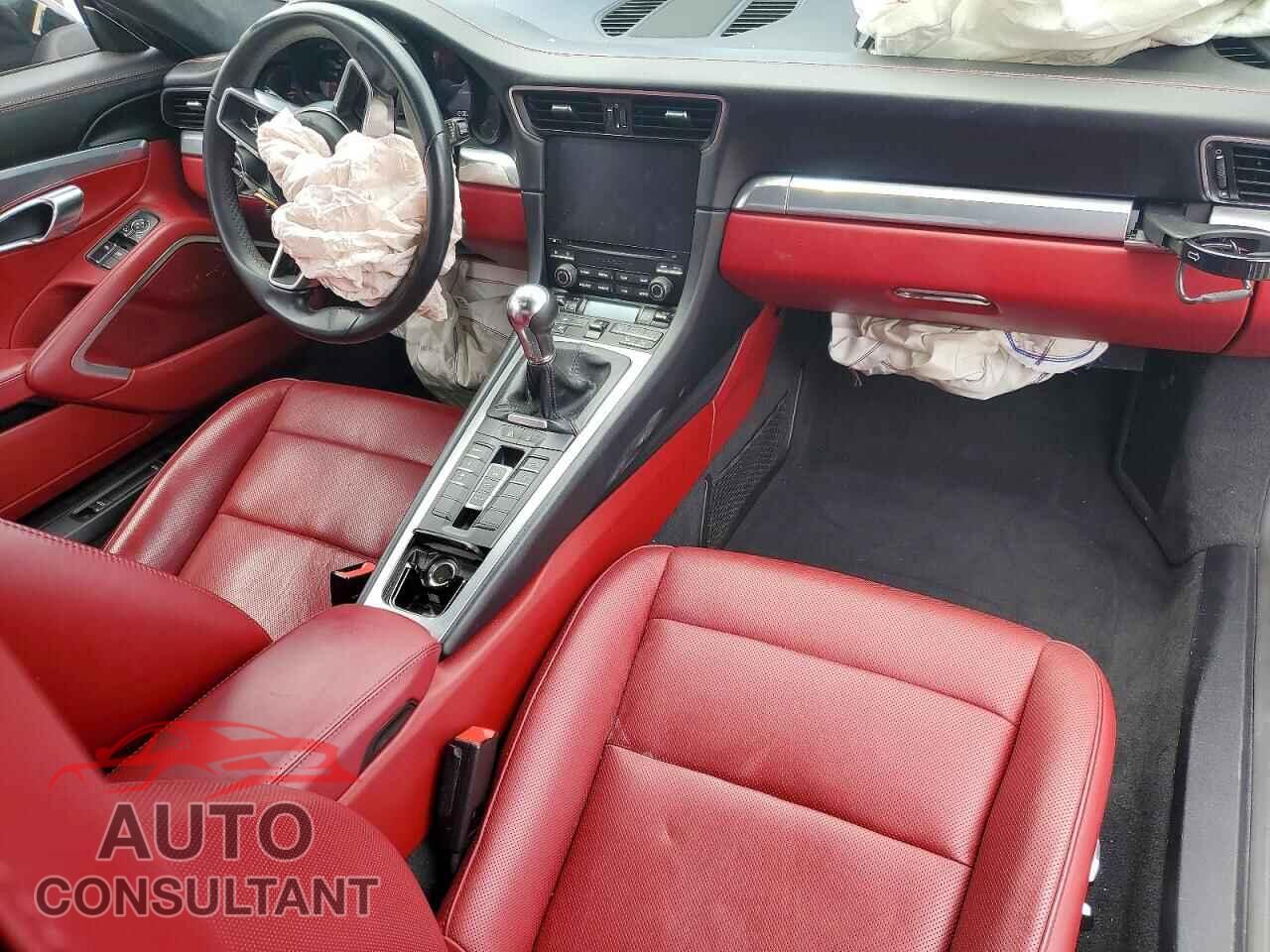 PORSCHE 911 2019 - WP0AA2A96KS103652