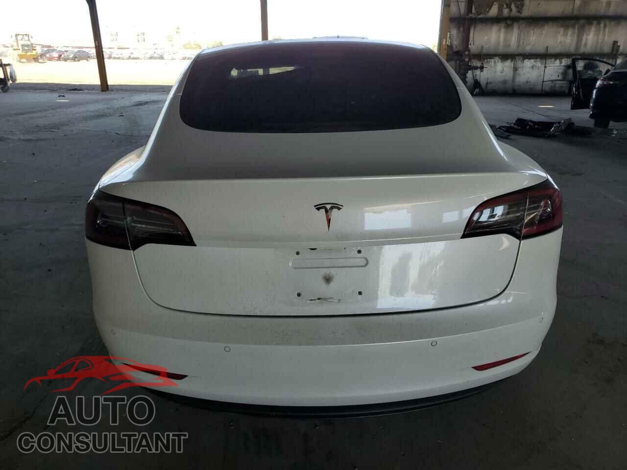 TESLA MODEL 3 2018 - 5YJ3E1EA2JF015771