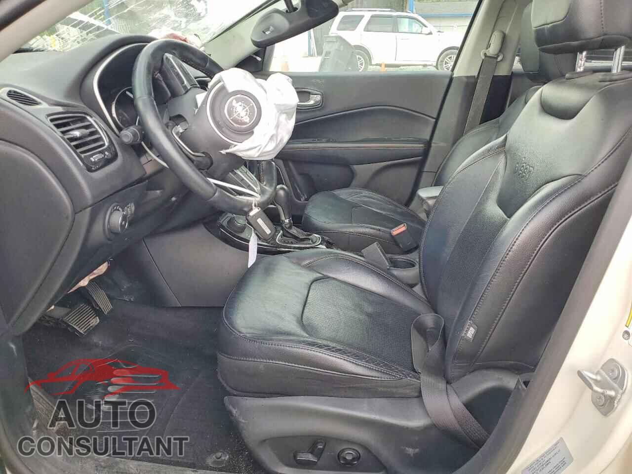 JEEP COMPASS 2018 - 3C4NJDCB2JT134357