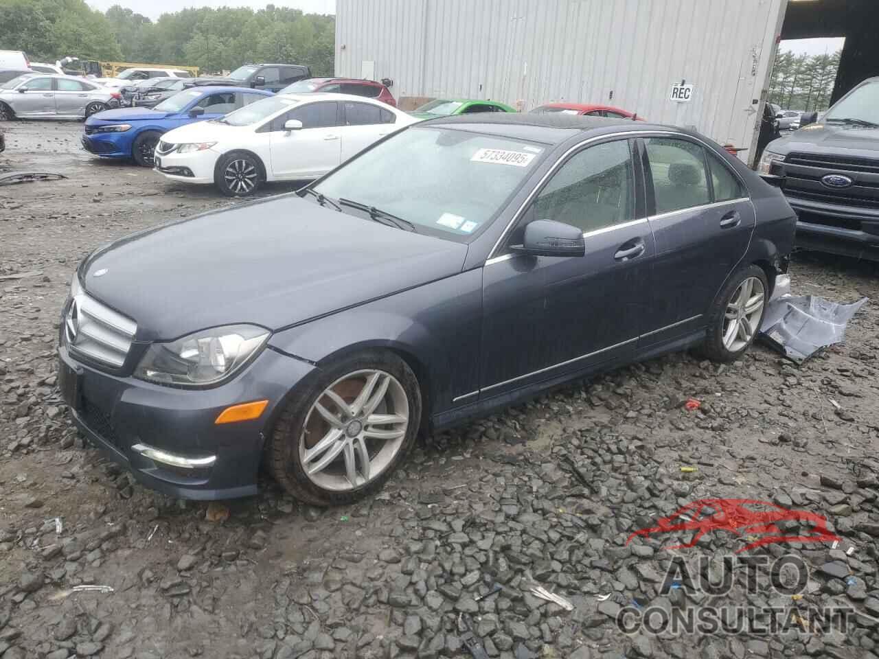 MERCEDES-BENZ C-CLASS 2013 - WDDGF8AB9DR272176