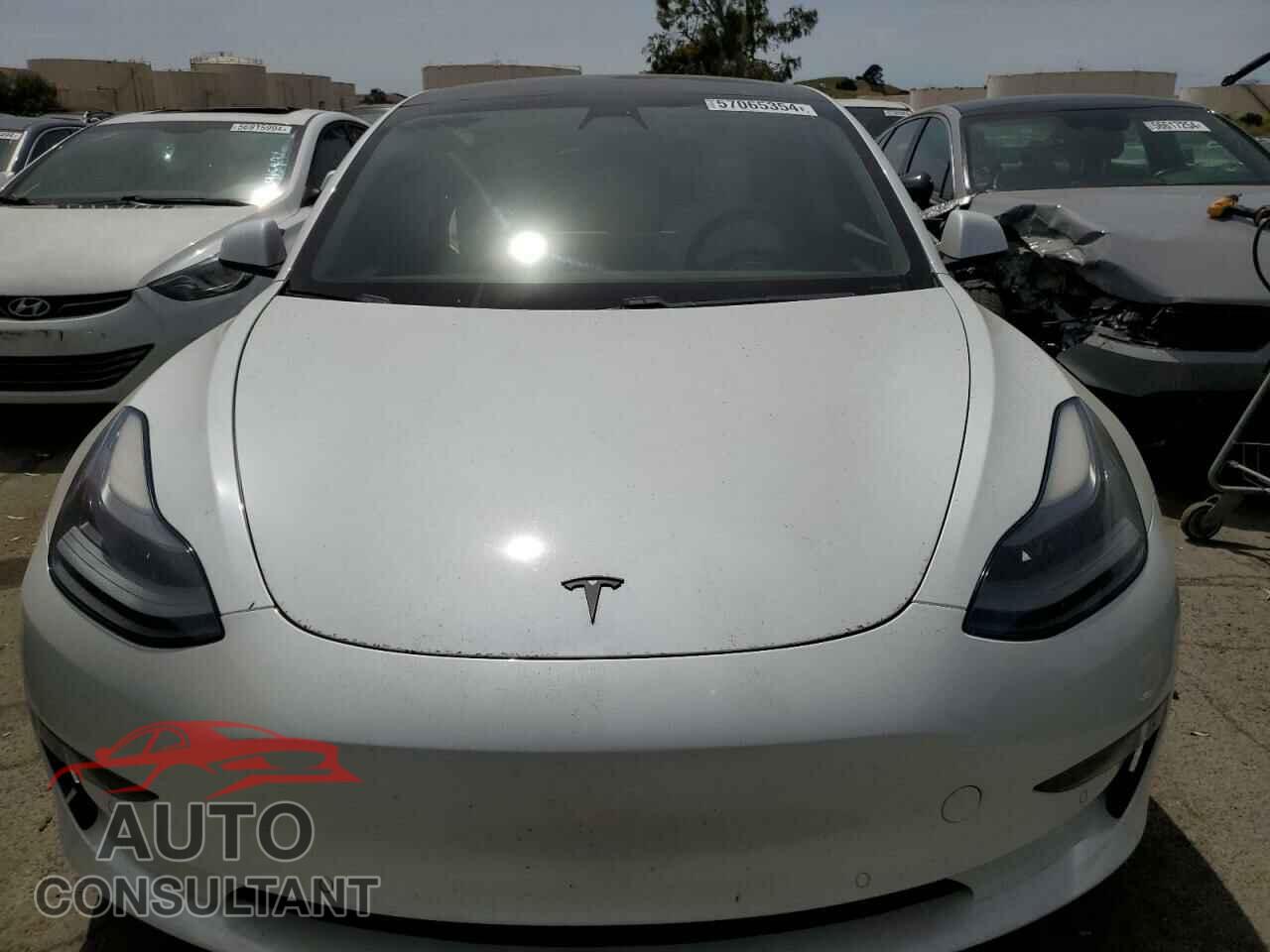 TESLA MODEL 3 2021 - 5YJ3E1EB2MF004136