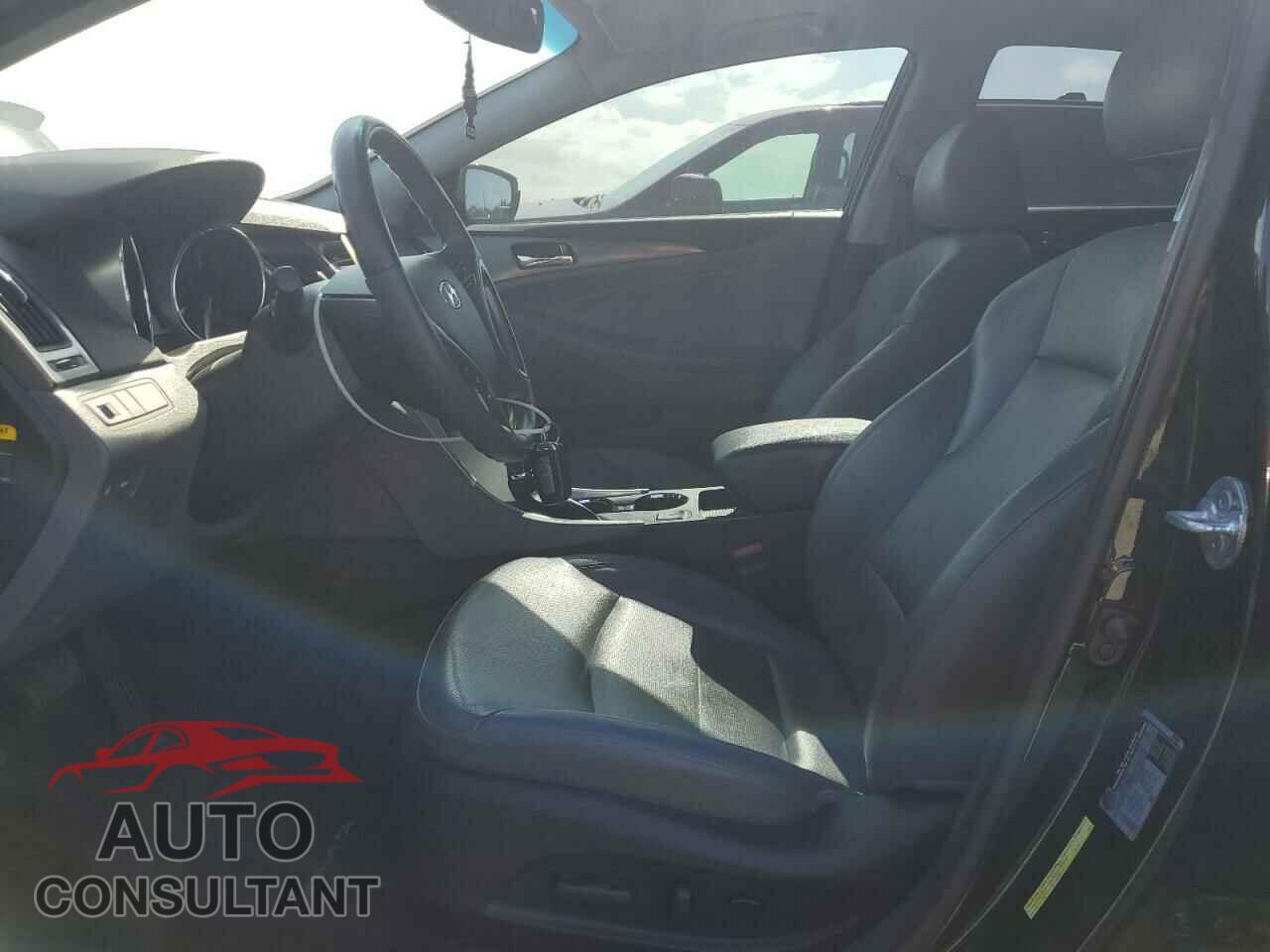 HYUNDAI SONATA 2012 - KMHEC4A47CA041631