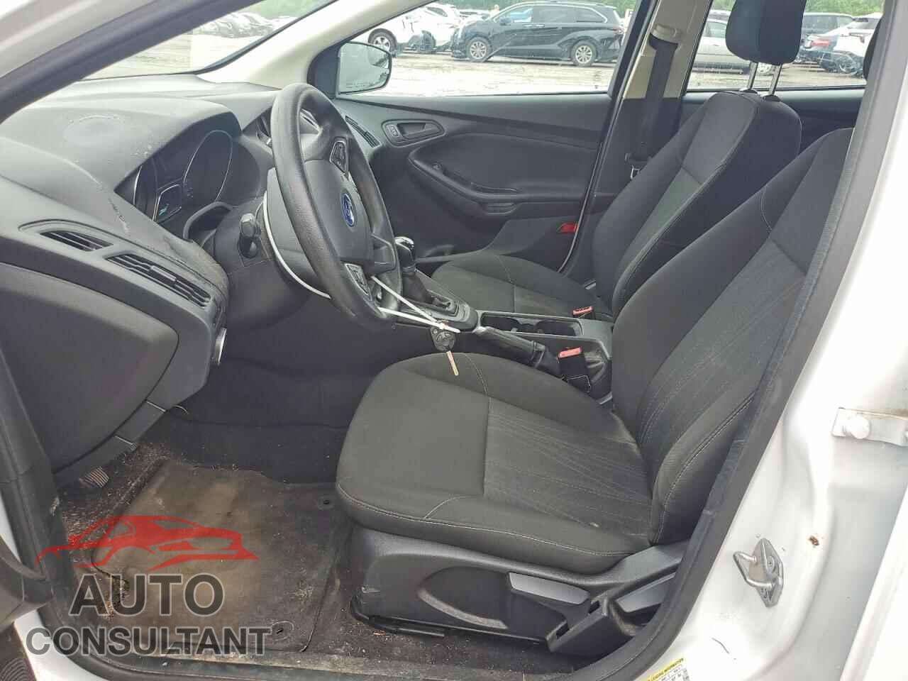 FORD FOCUS 2017 - 1FADP3E22HL294977