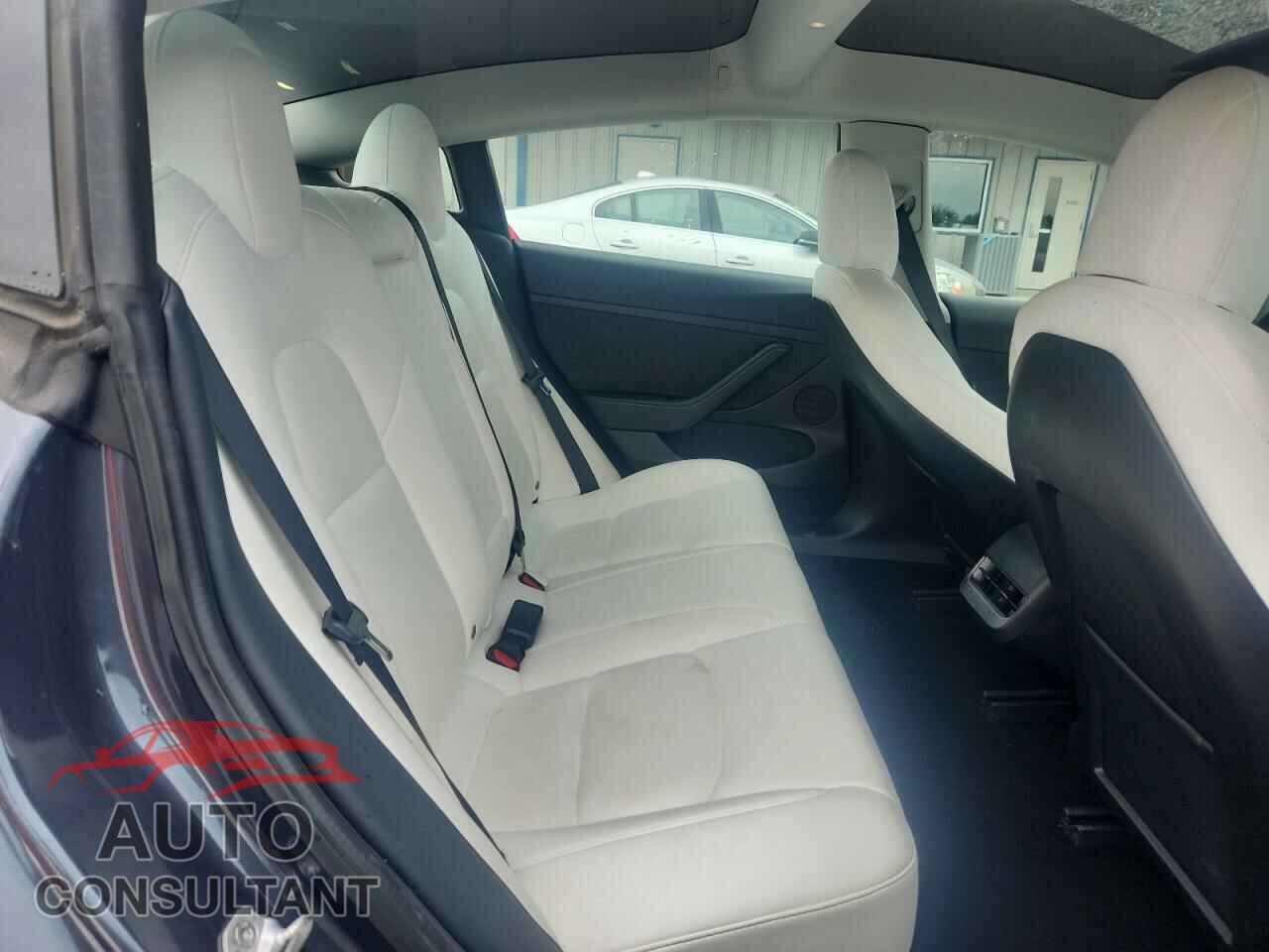 TESLA MODEL 3 2018 - 5YJ3E1EB0NF163495