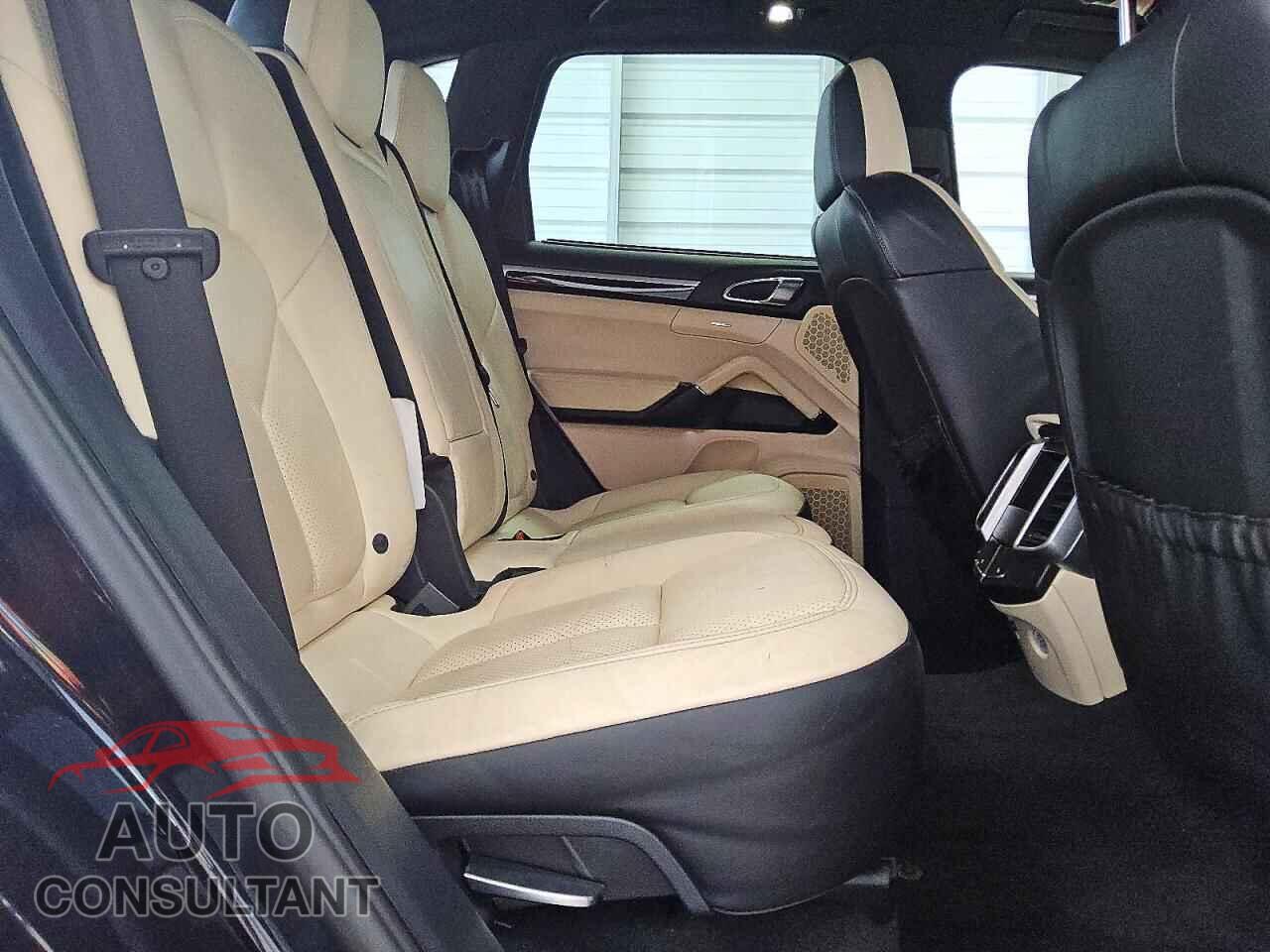 PORSCHE CAYENNE 2016 - WP1AA2A20GLA09219