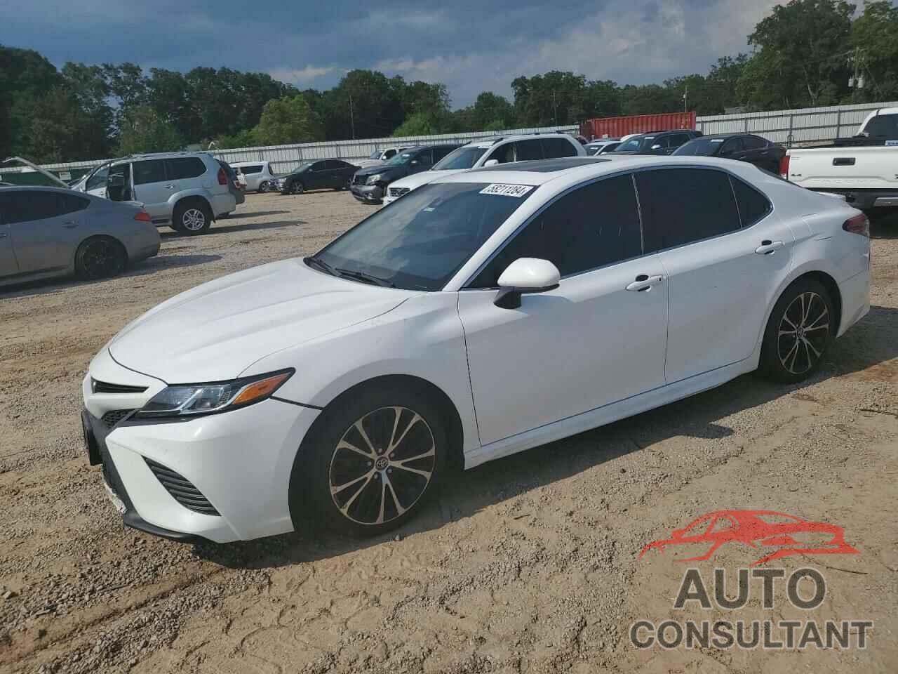 TOYOTA CAMRY 2018 - 4T1B11HK4JU629588