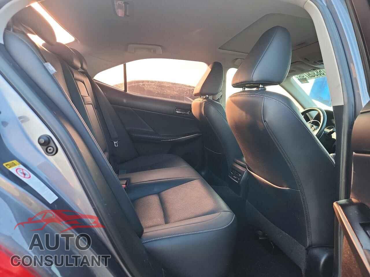 LEXUS IS 2014 - JTHBF1D24E5034833