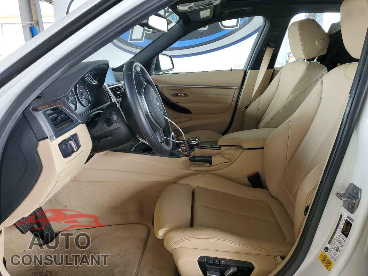 BMW 3 SERIES 2016 - WBA8E9C50GK603901