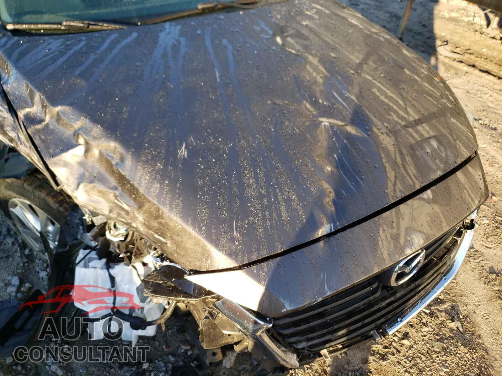 MAZDA 3 2017 - 3MZBN1U73HM102437