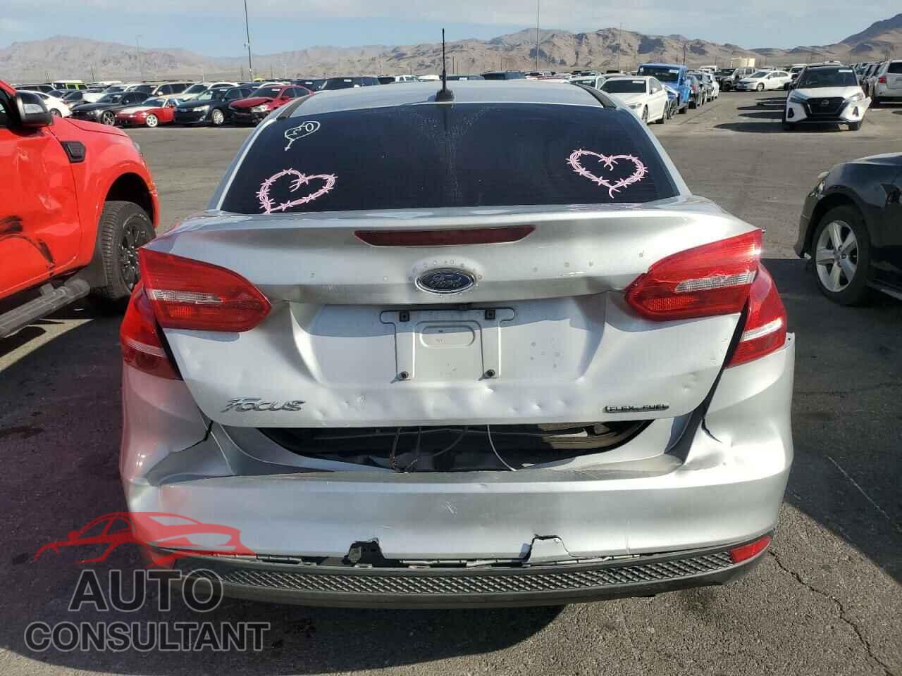 FORD FOCUS 2015 - 1FADP3E21FL385929
