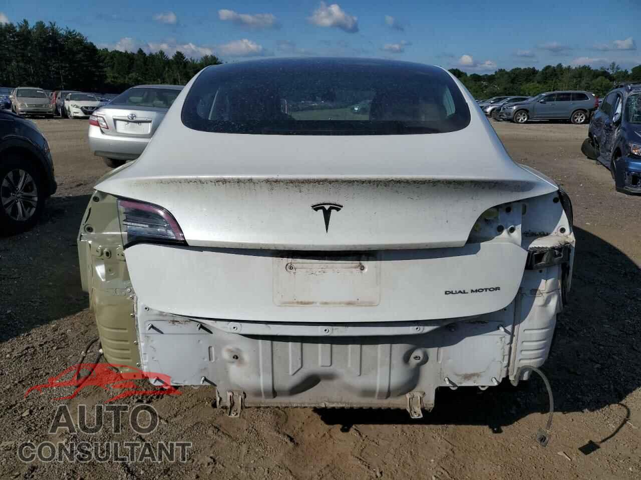 TESLA MODEL 3 2019 - 5YJ3E1EB7KF477737