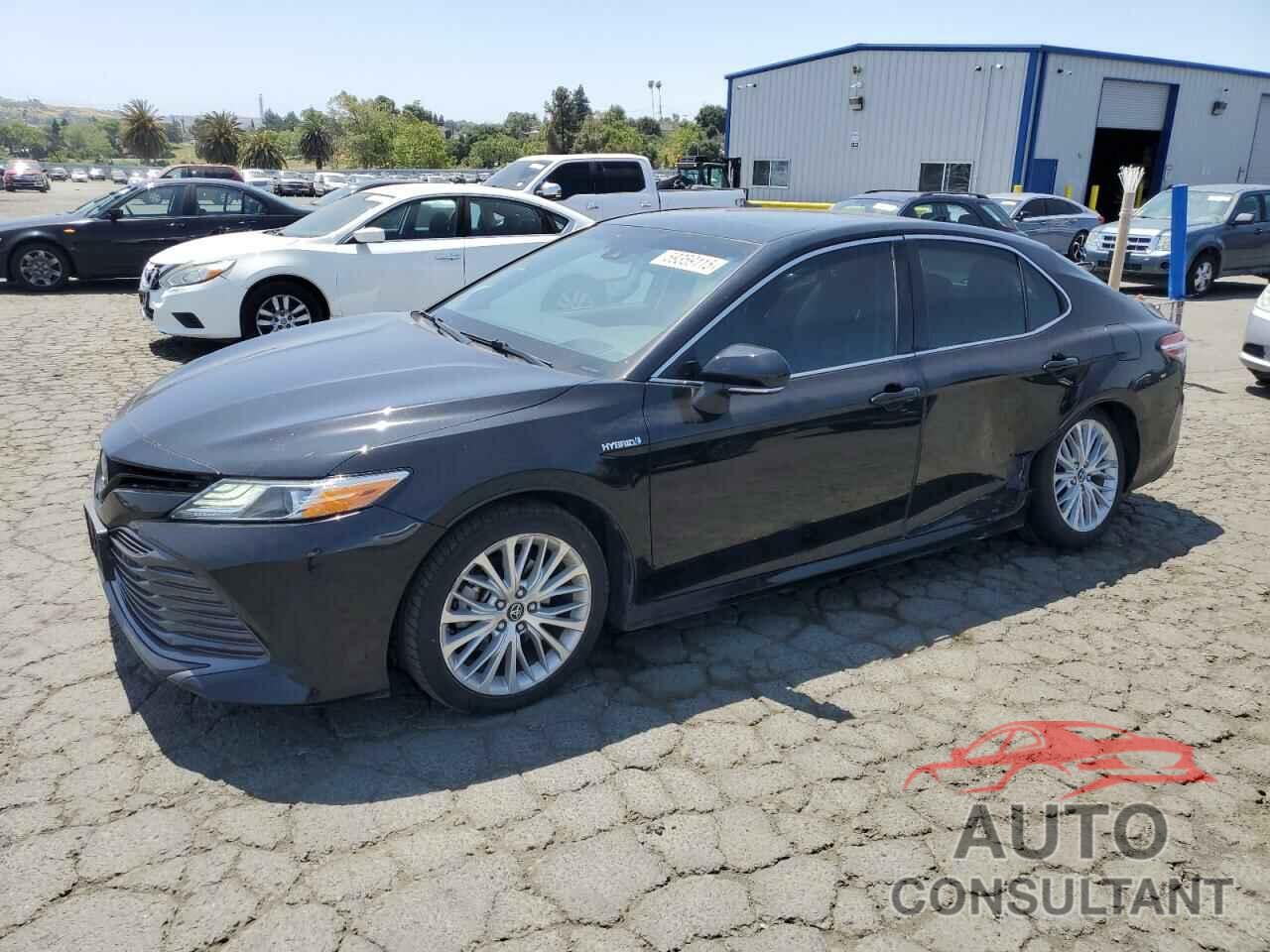 TOYOTA CAMRY 2018 - 4T1B21HK4JU009787