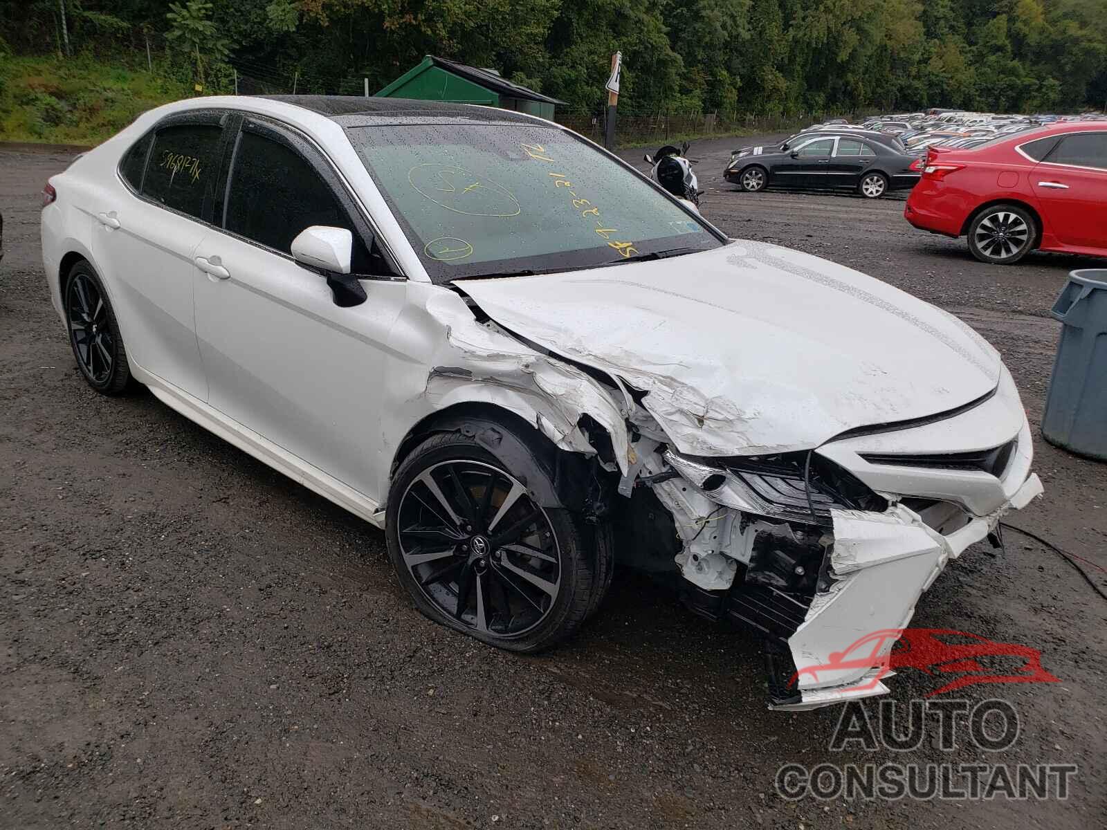 TOYOTA CAMRY 2018 - 4T1B61HK5JU003081