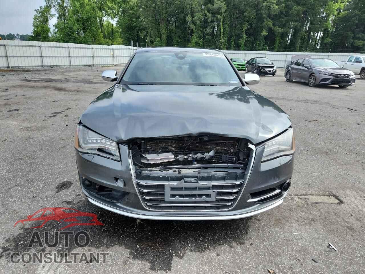AUDI S8 2013 - WAUD2AFD4DN033570