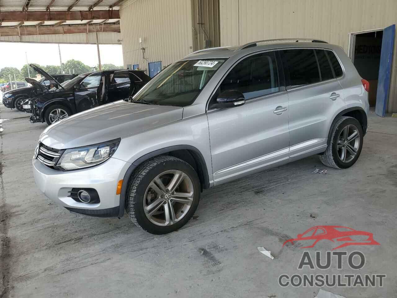 VOLKSWAGEN TIGUAN 2017 - WVGTV7AX5HK041688