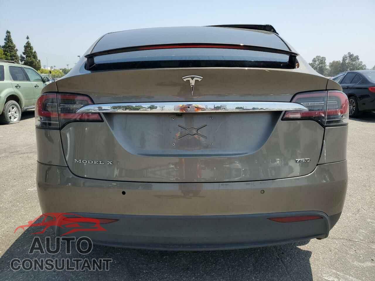 TESLA MODEL X 2016 - 5YJXCAE28GF010793