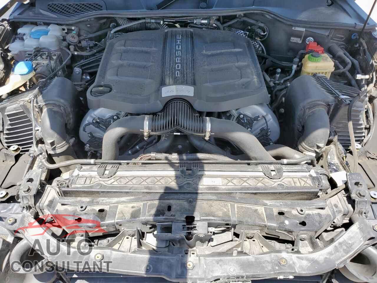 PORSCHE CAYENNE 2018 - WP1AB2A29JLA61128