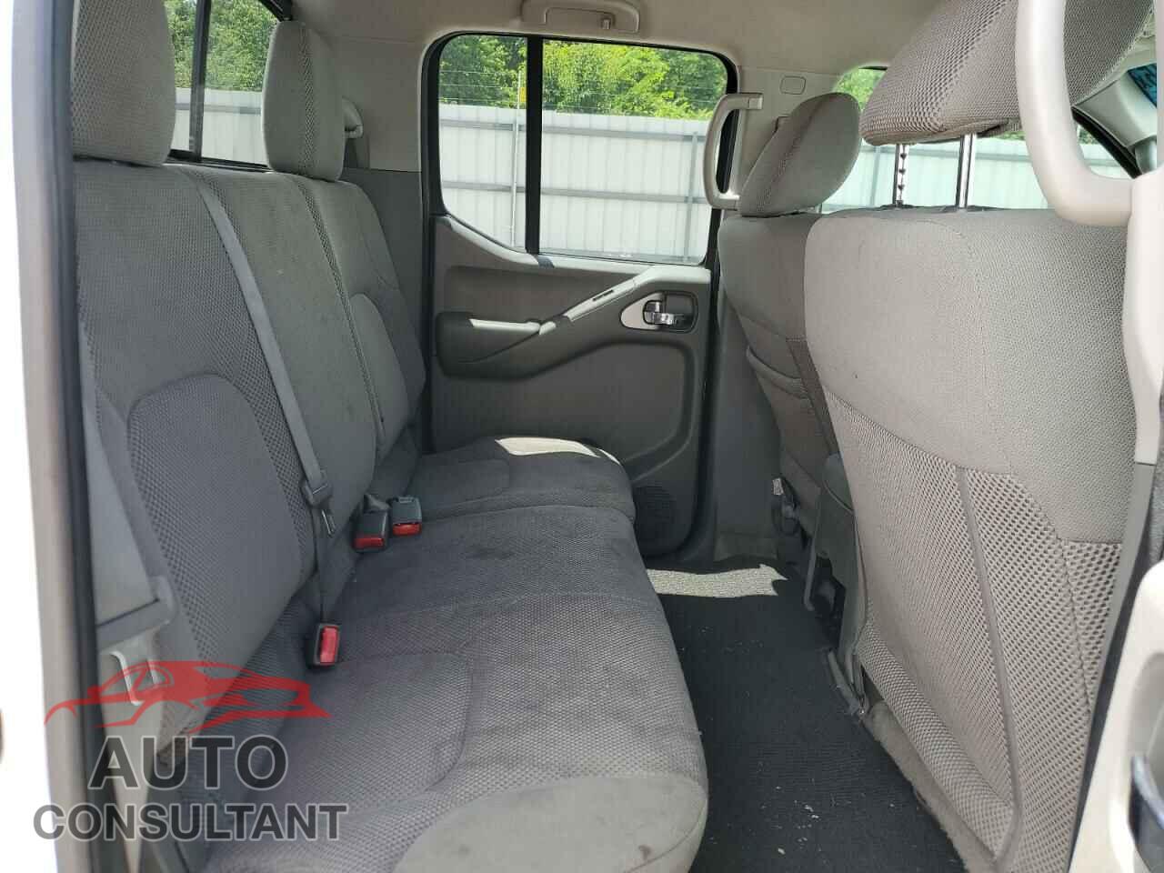 NISSAN FRONTIER 2015 - 1N6AD0ER7FN762220