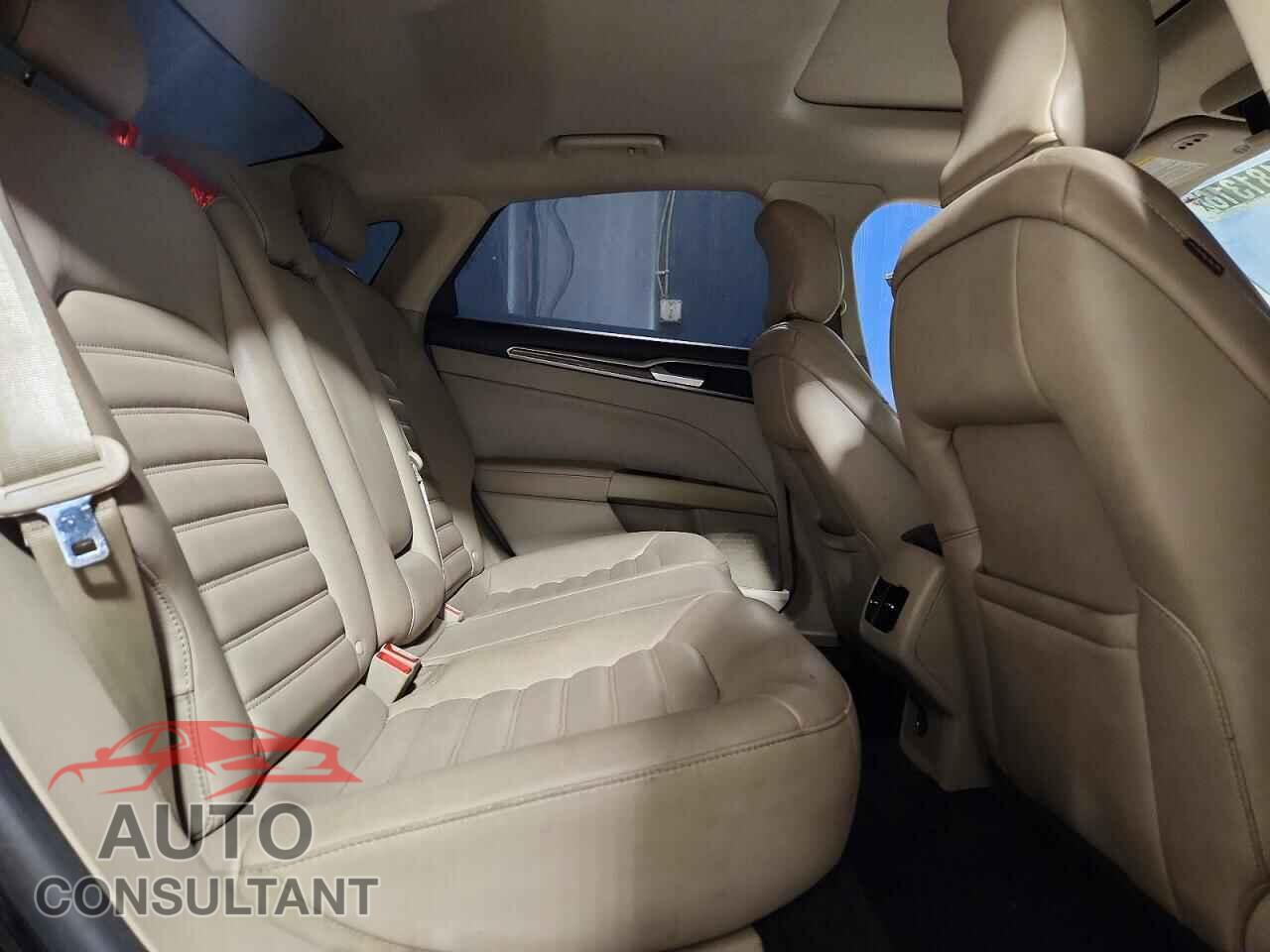 FORD FUSION 2019 - 3FA6P0CD4KR238012