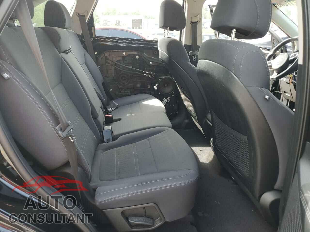 KIA SORENTO 2017 - 5XYPG4A3XHG330910