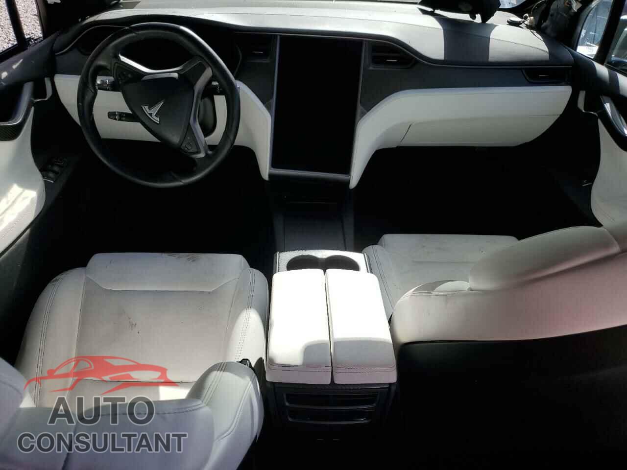 TESLA MODEL X 2018 - 5YJXCAE2XJF120607