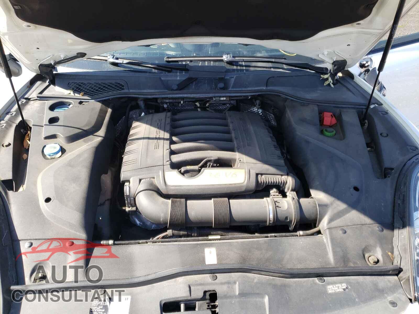 PORSCHE CAYENNE 2016 - WP1AA2A26GKA11918