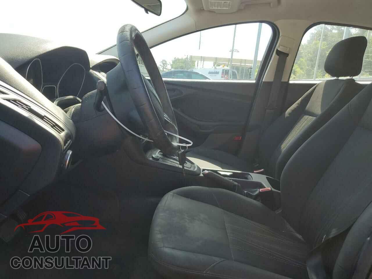 FORD FOCUS 2015 - 1FADP3E21FL376258