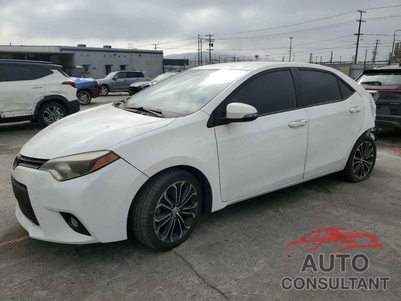 TOYOTA COROLLA 2015 - 5YFBURHE0FP187045
