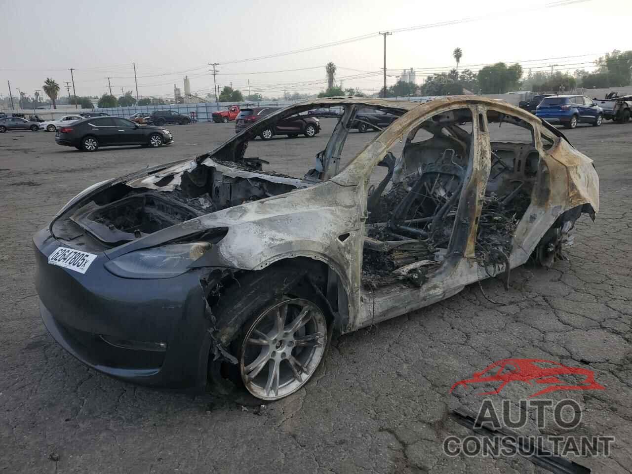 TESLA MODEL Y 2024 - 7SAYGDEE0RF021569