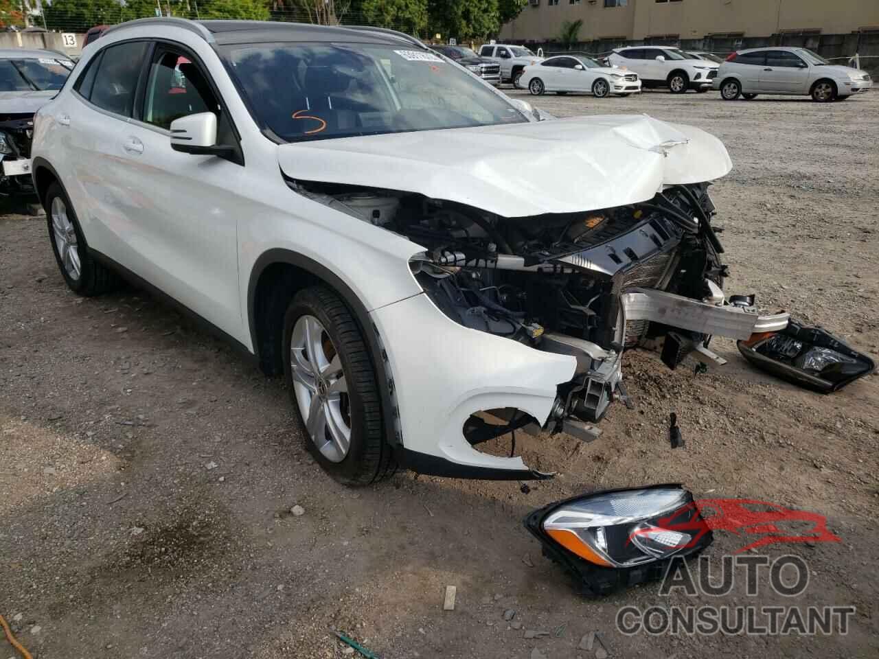 MERCEDES-BENZ GLA-CLASS 2018 - WDCTG4GB7JJ491227