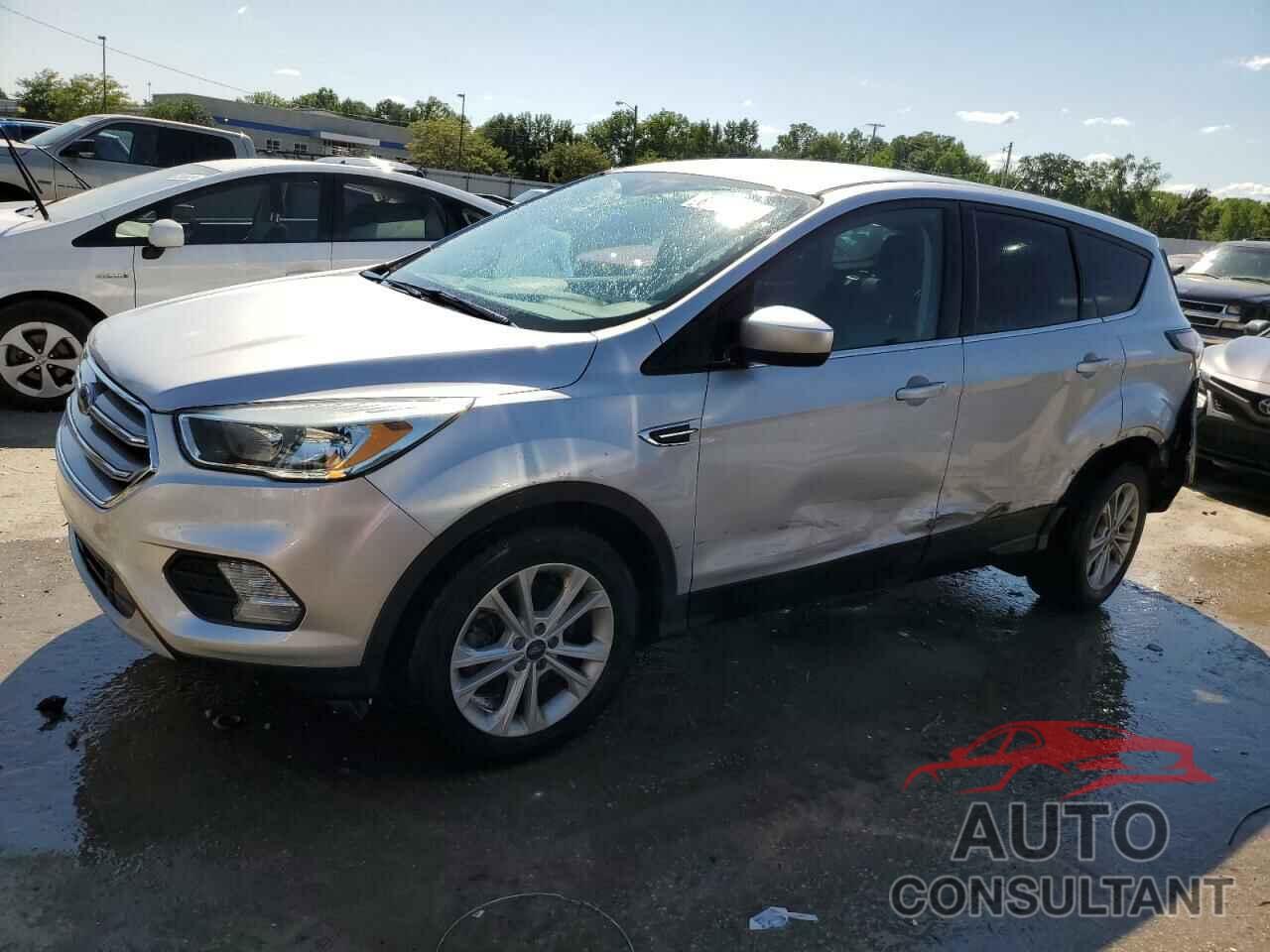 FORD ESCAPE 2017 - 1FMCU9GD2HUC82141