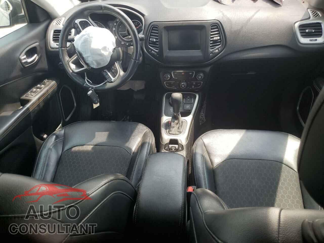 JEEP COMPASS 2017 - 3C4NJDBB8HT632106