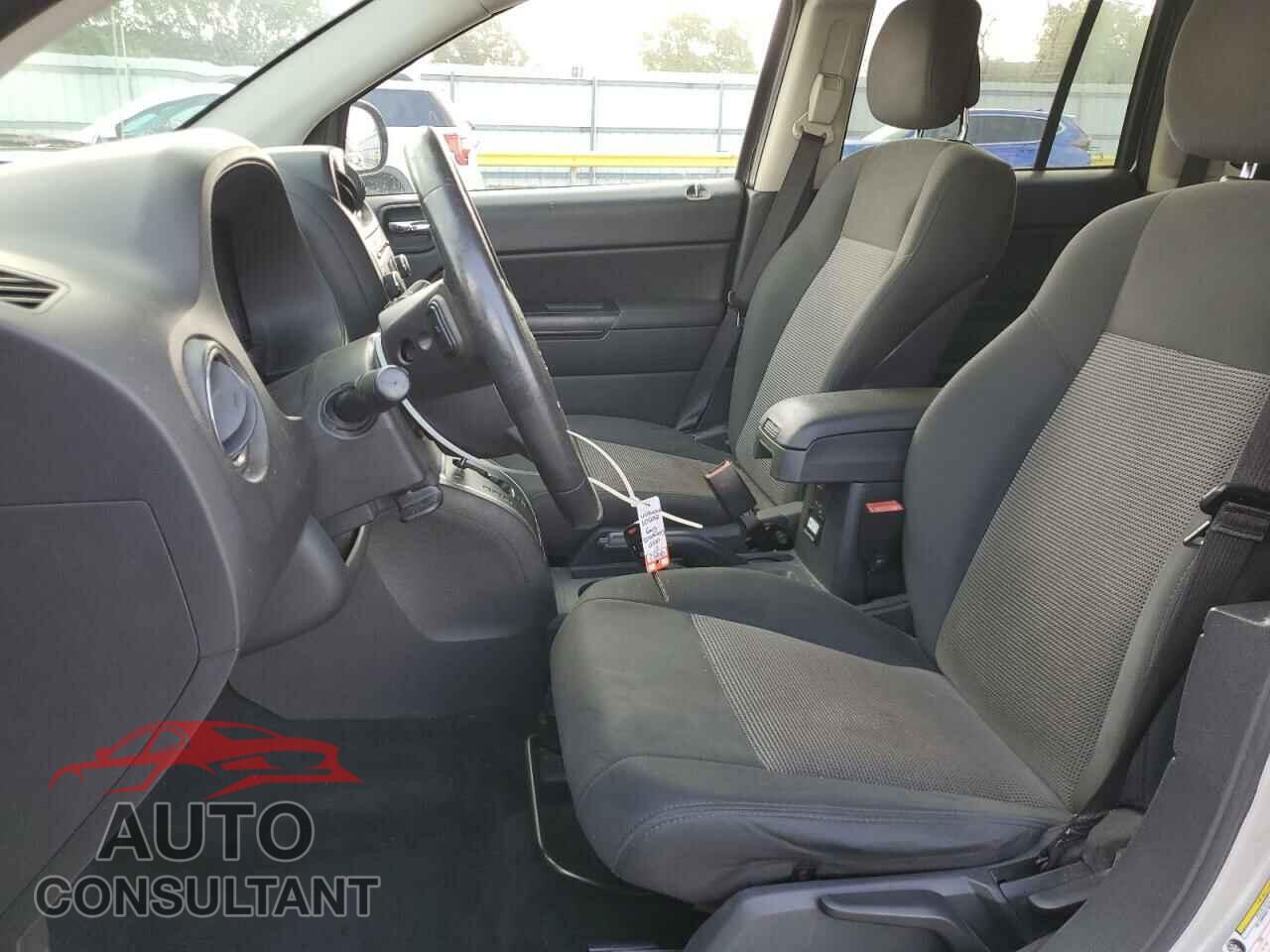 JEEP COMPASS 2011 - 1J4NF1FB4BD250527