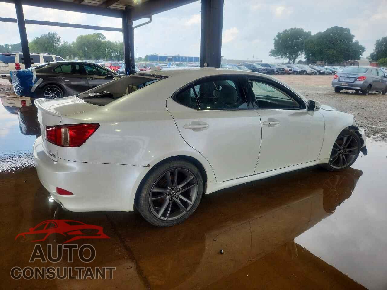 LEXUS IS 2011 - JTHBF5C22B5151072