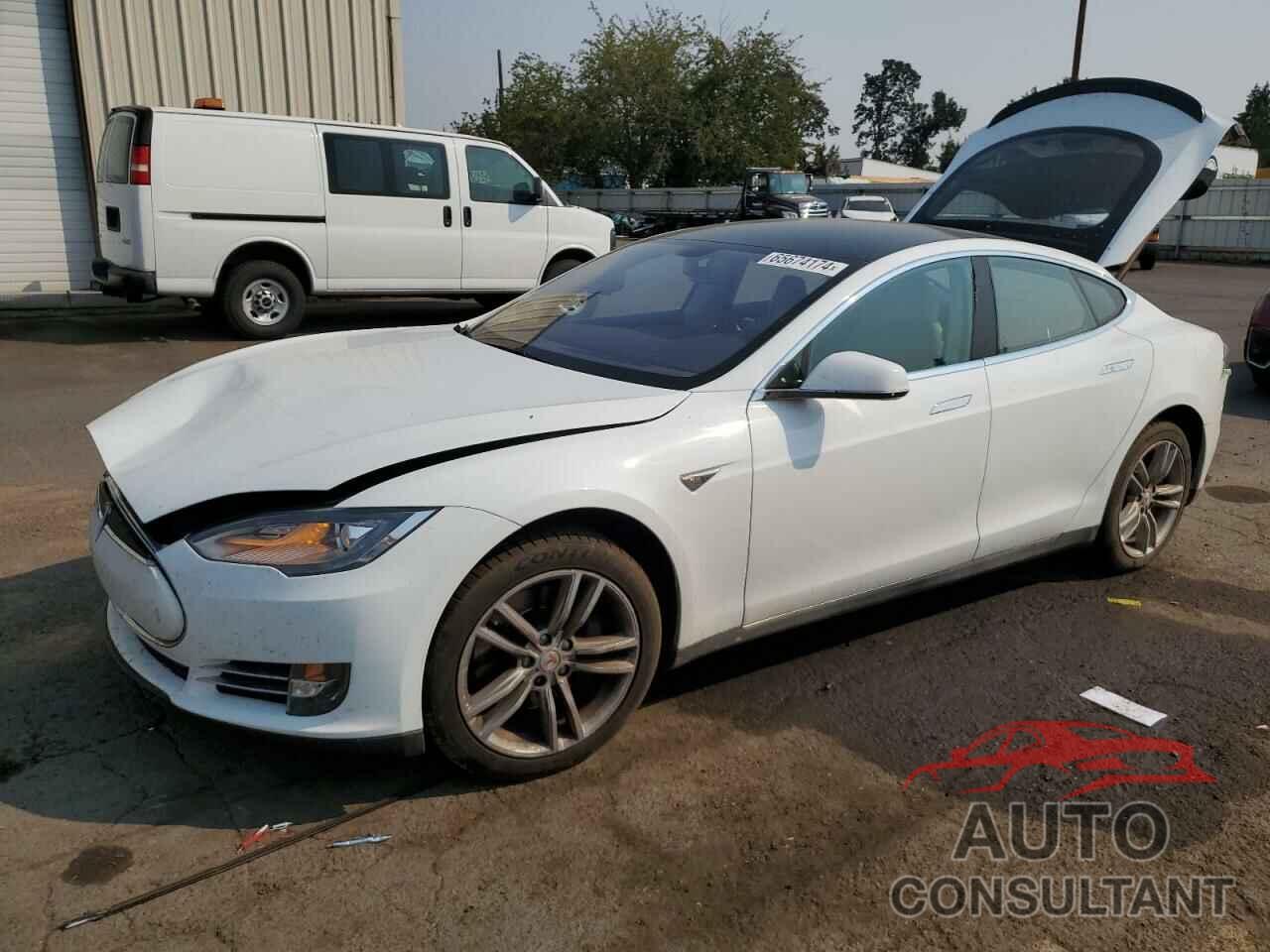 TESLA MODEL S 2013 - 5YJSA1CN7DFP20227